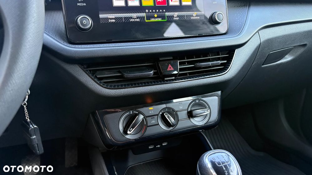 Skoda Fabia 1.0 Essence - 26