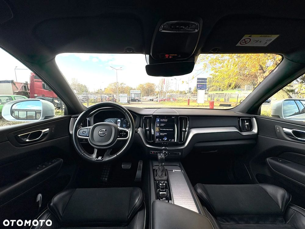 Volvo XC 60 D4 SCR AWD R-Design - 24