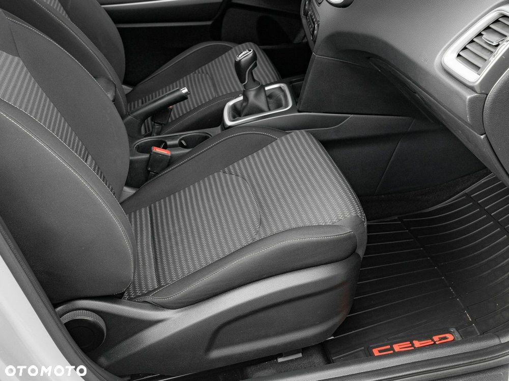 Kia Ceed 1.5 T-GDI M - 33
