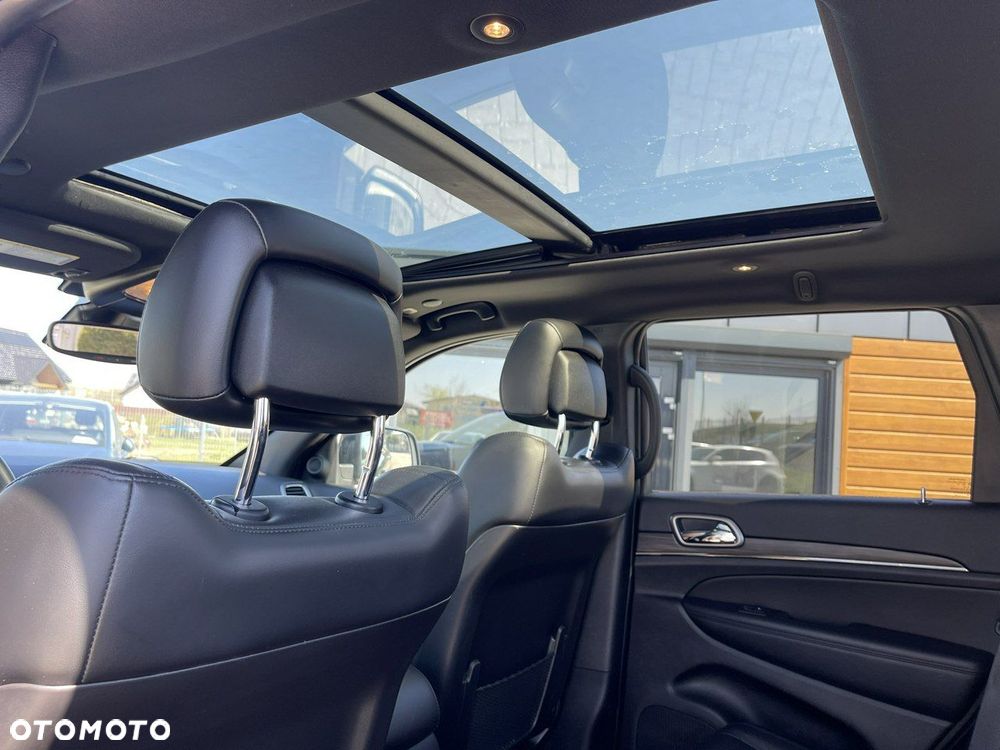 Jeep Grand Cherokee - 15