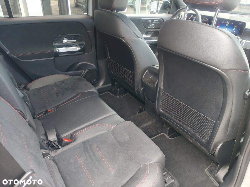 Mercedes-Benz GLB 200 d 4-Matic AMG Line 8G-DCT - 17