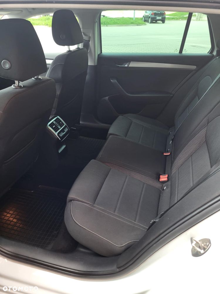 Skoda Superb 2.0 TDI Active DSG - 10