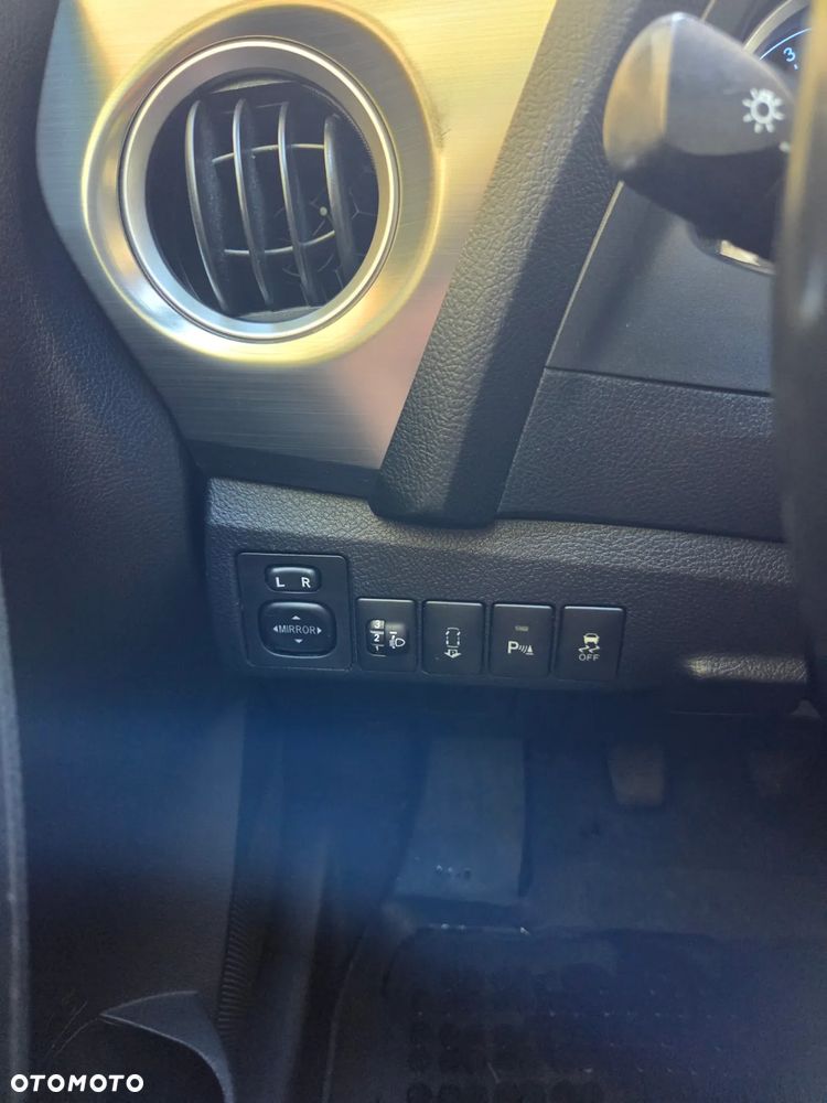 Toyota Auris 1.6 Premium Comfort - 32