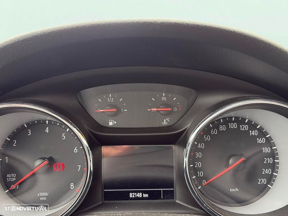Opel Astra 1.2 T GS Line S/S - 11