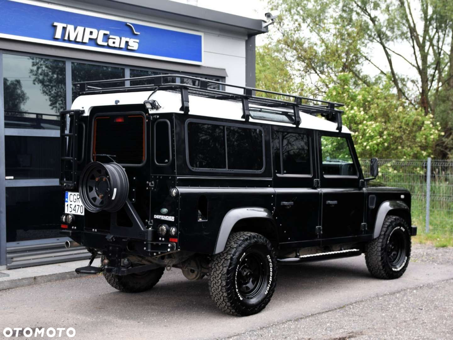 Land Rover Defender - 33