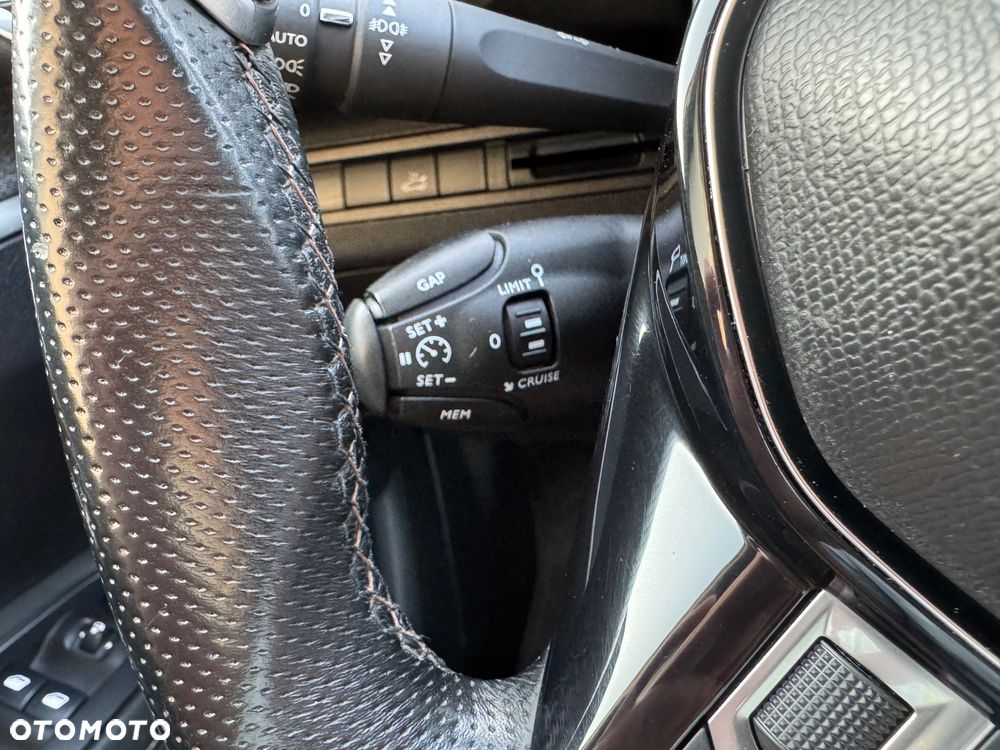 Peugeot 3008 1.5 BlueHDi GT S&S - 27