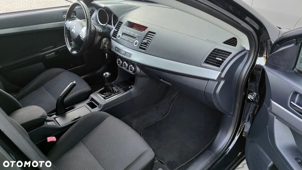 Mitsubishi Lancer 1.8 Intense - 16