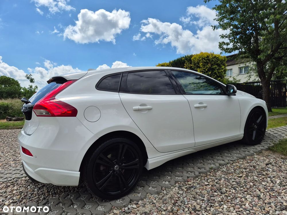 Volvo V40 D2 Drive-E R-Design Momentum - 4