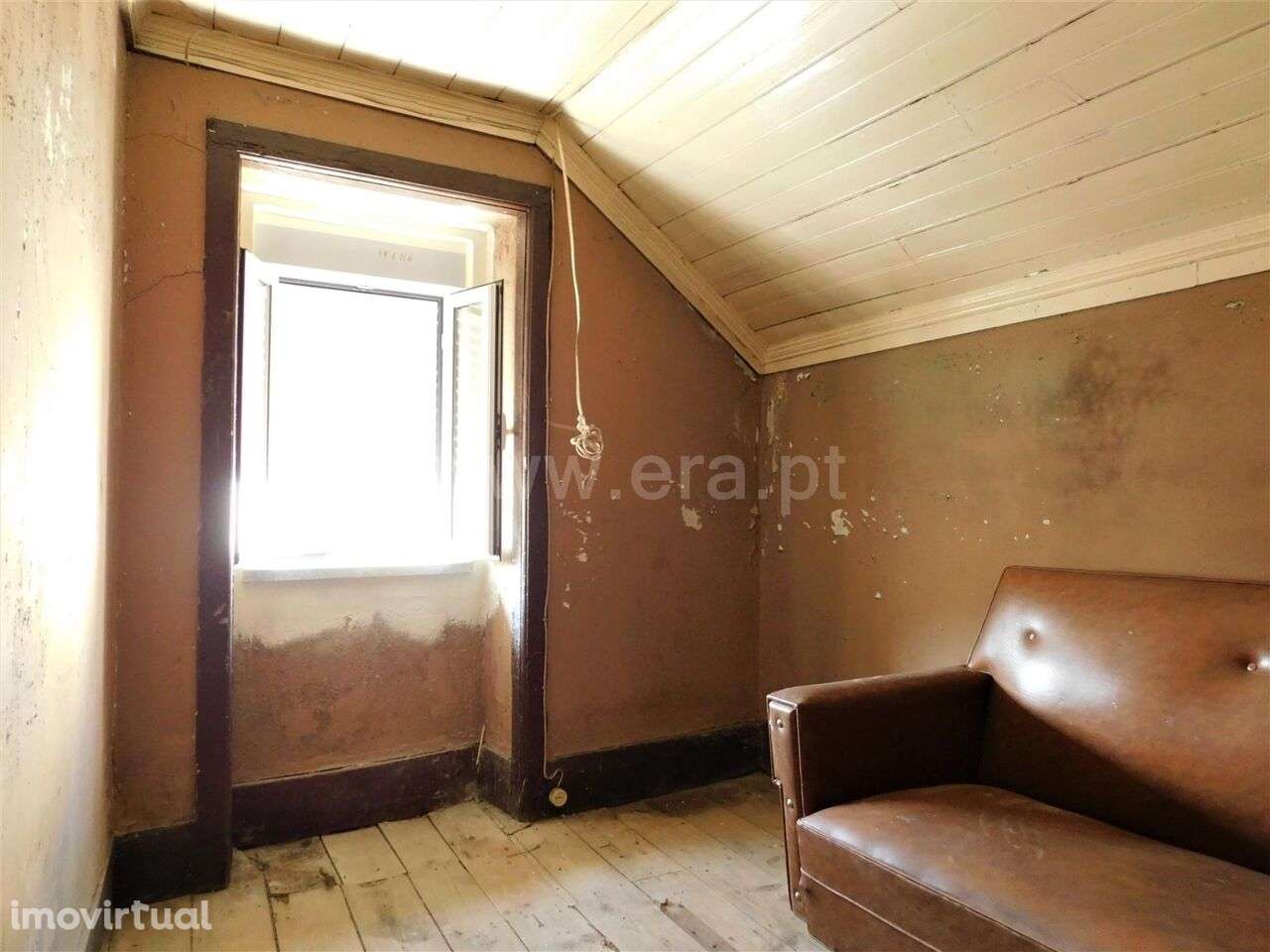 Moradia / Gouveia, Moimenta da Serra e Vinhó - Grande imagem: 4/14