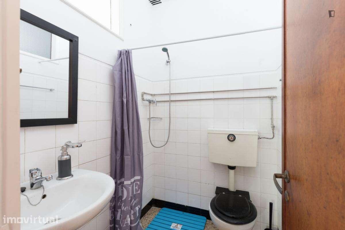 Quarto - localizado em São Mamede de Infesta Porto - Grande imagem: 4/14