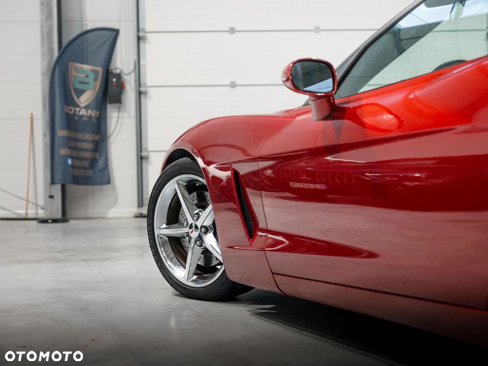 Chevrolet Corvette - 16