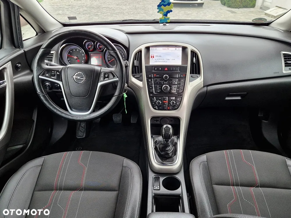 Opel Astra 1.4 Turbo 150 Jahre - 8