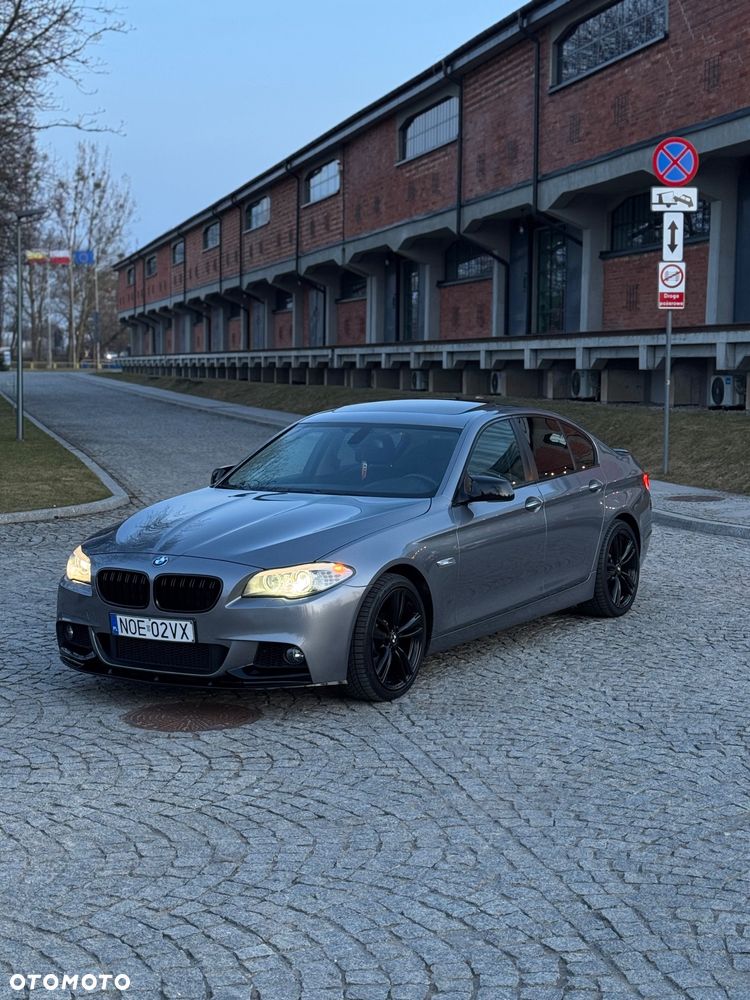 BMW Seria 5 528i - 2