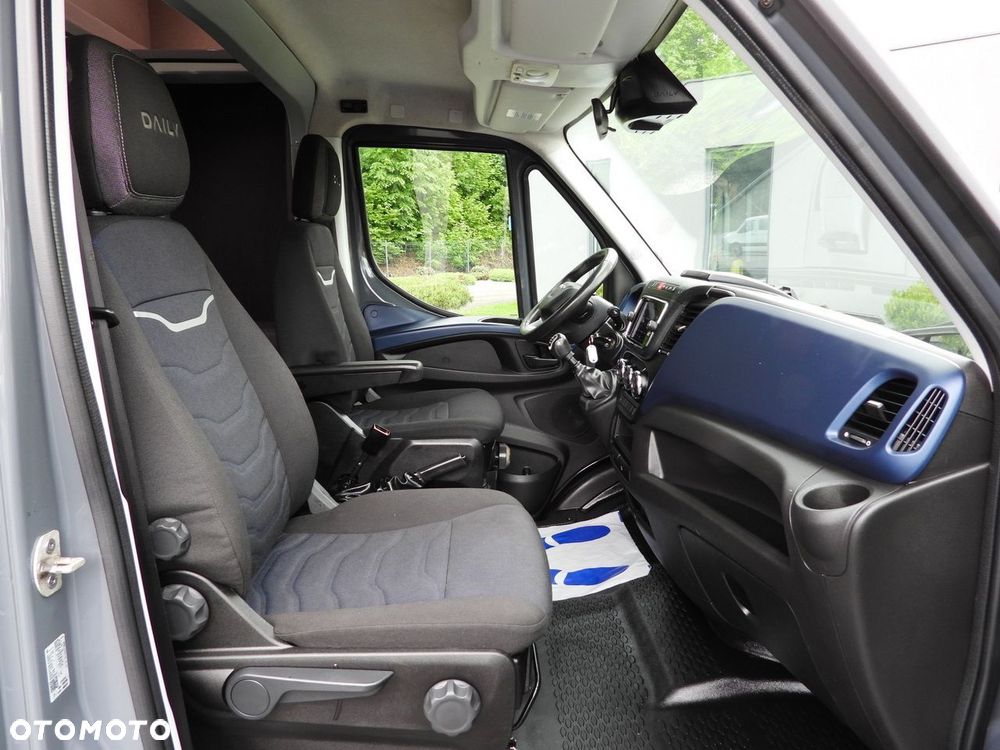 Iveco DAILY 35S18 PLANDEKA 8 PALET WEBASTO TEMPOMAT NAWIGACJA LEDY PNEUMATYKA KLIMATYZACJA  180KM - 37