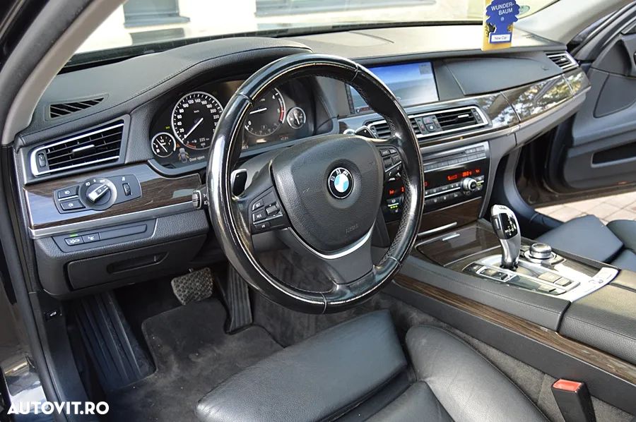 BMW Seria 7 730d - 35