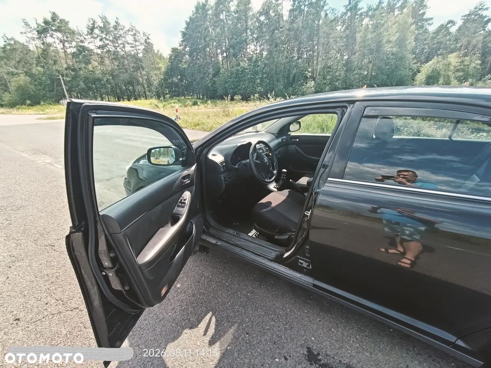 Toyota Avensis 2.0 D-4D Sol - 8