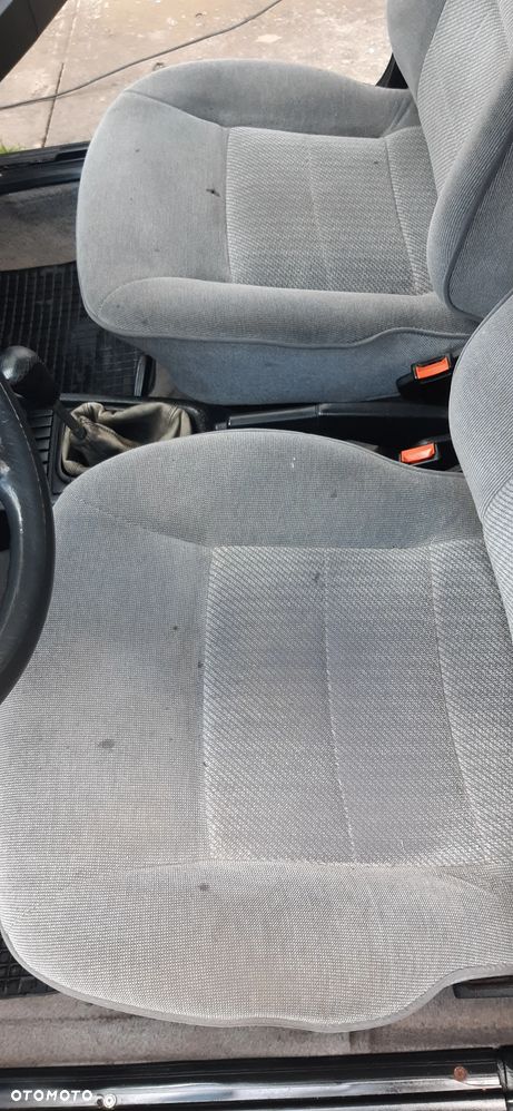 Volkswagen Golf 1.6 - 23