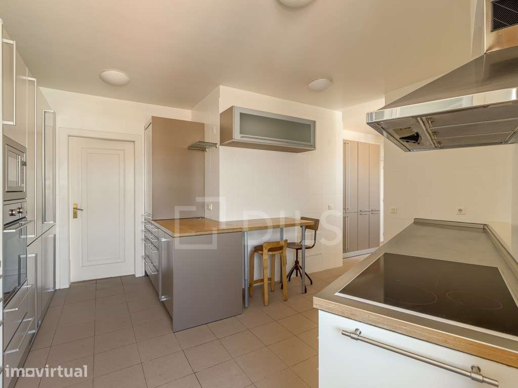 Apartamento T4 Penthouse, com terraço e vista rio em São Bento - Grande imagem: 5/30