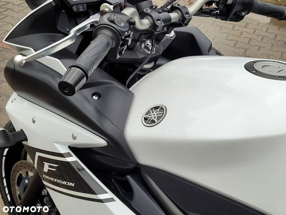 Yamaha XJ - 6