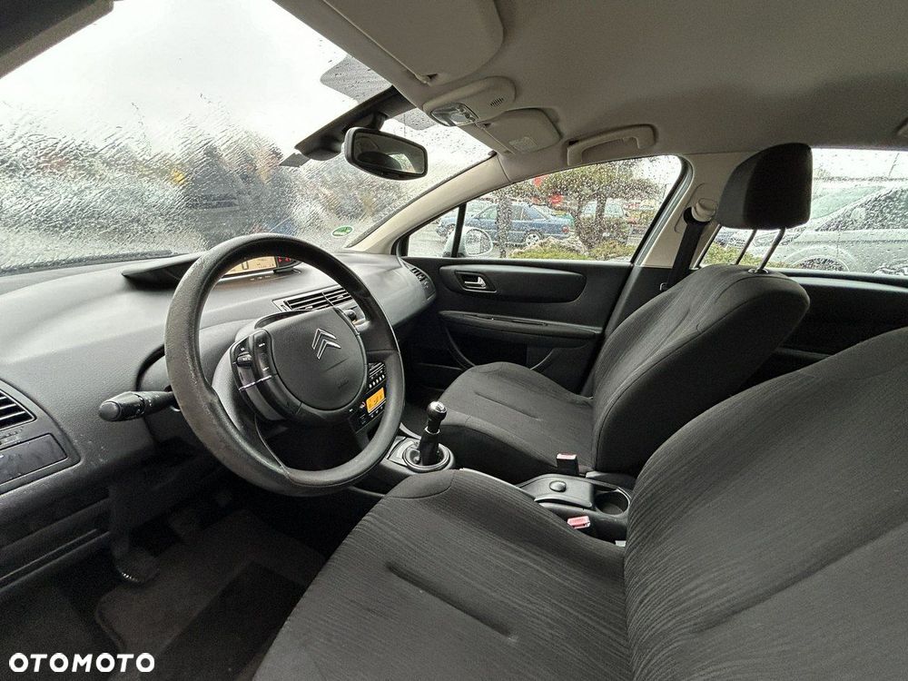 Citroën C4 1.4 16V Style - 8