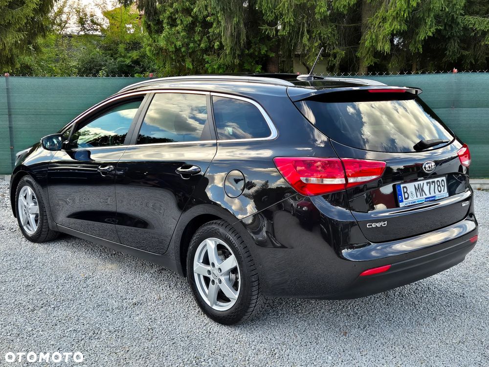 Kia Ceed 1.6 CRDi 136 ISG Platinum Edition - 17
