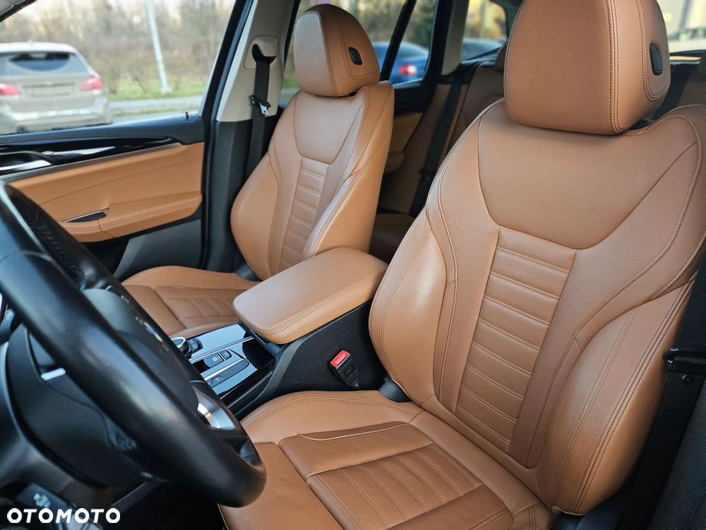 BMW X3 xDrive20d Luxury Line - 27