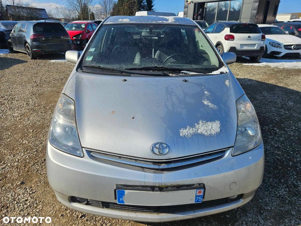 Toyota Prius (Hybrid) Executive - 3