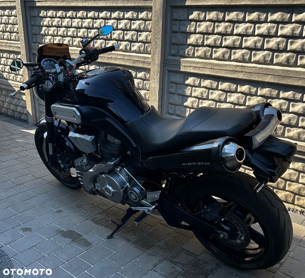 Yamaha MT - 16