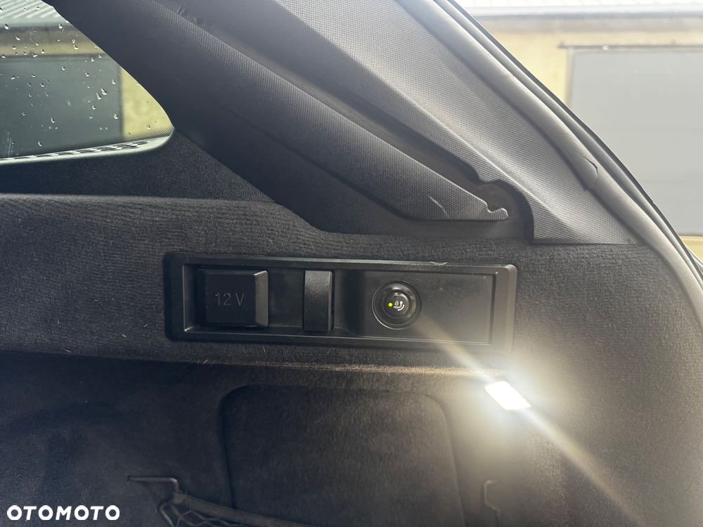 BMW Seria 3 320d xDrive - 10