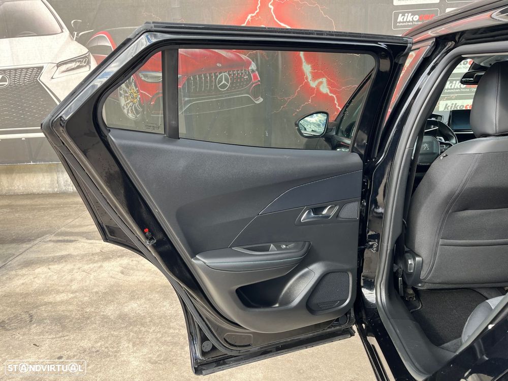 Peugeot 2008 BlueHDi 130 EAT8 Allure Pack - 42