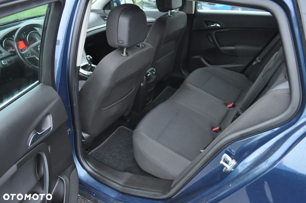 Opel Insignia - 15