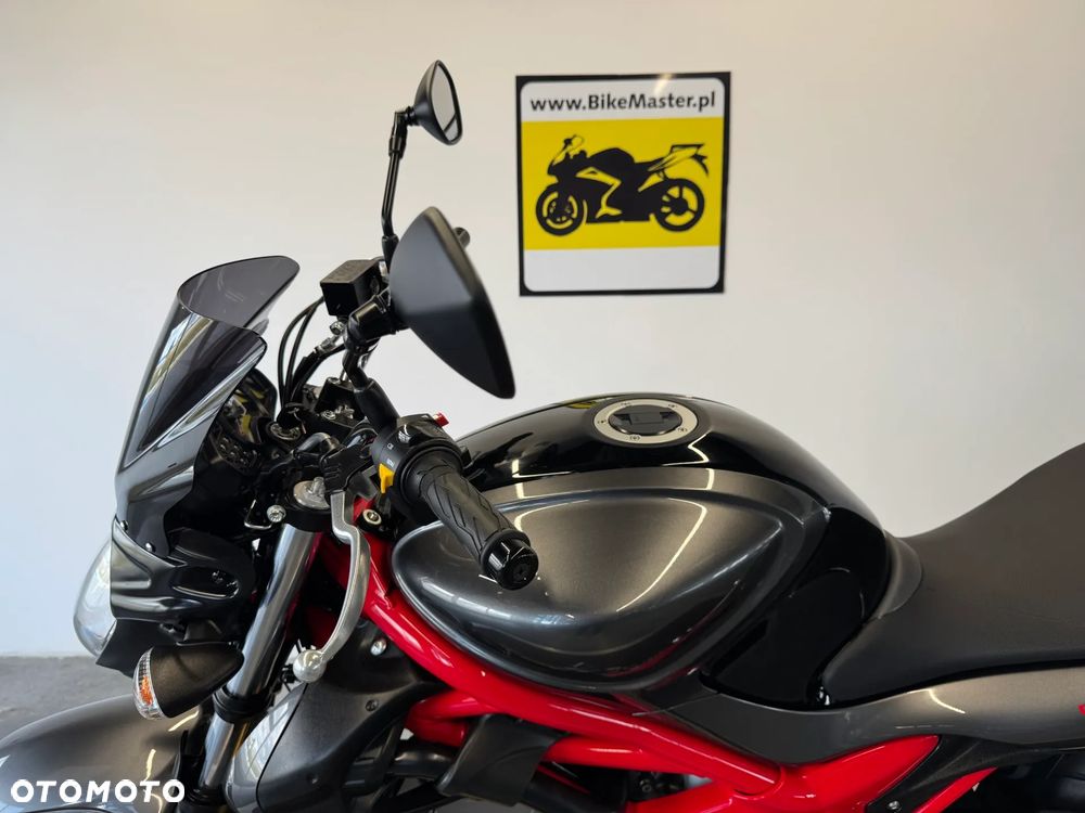 Suzuki Gladius - 20