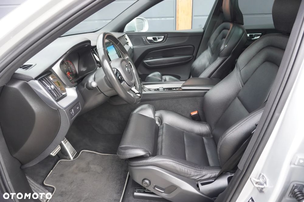 Volvo XC 60 T5 AWD Geartronic RDesign - 17
