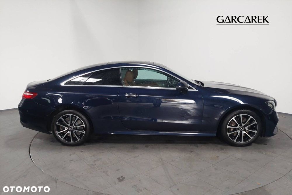 Mercedes-Benz Klasa E 400 4-Matic 9G-TRONIC - 8