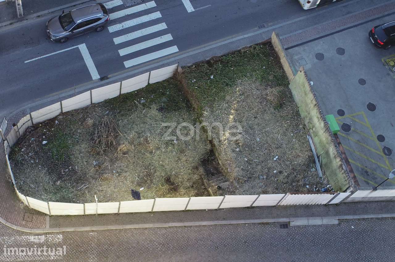 Terreno com 190m2, 3 frentes, Rua D. Afonso Henriques ,1039, Pedrou... - Grande imagem: 4/17