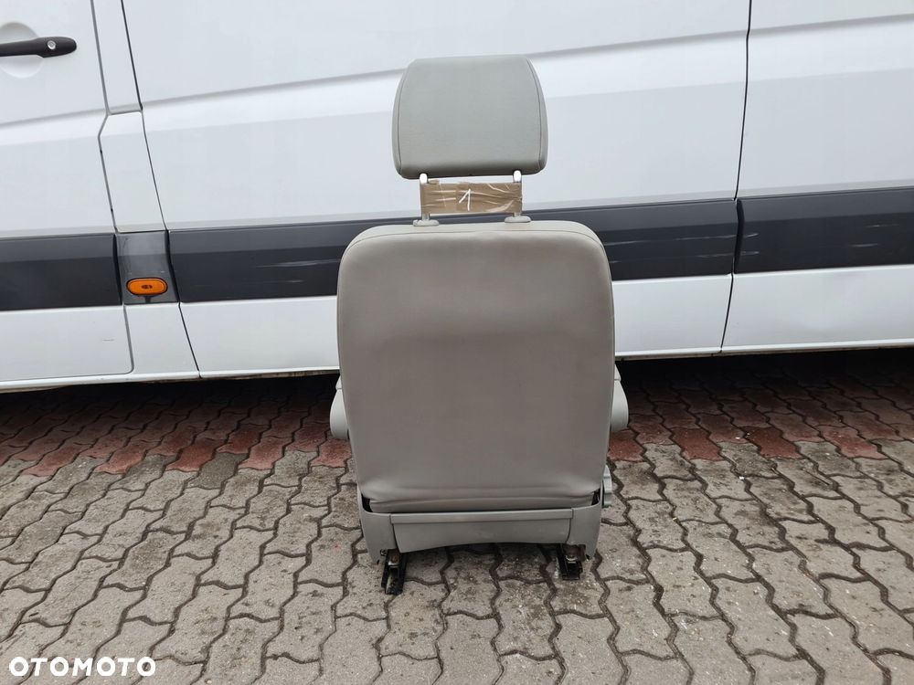 VW T5 fotel pasażera prawy przód OX - 2