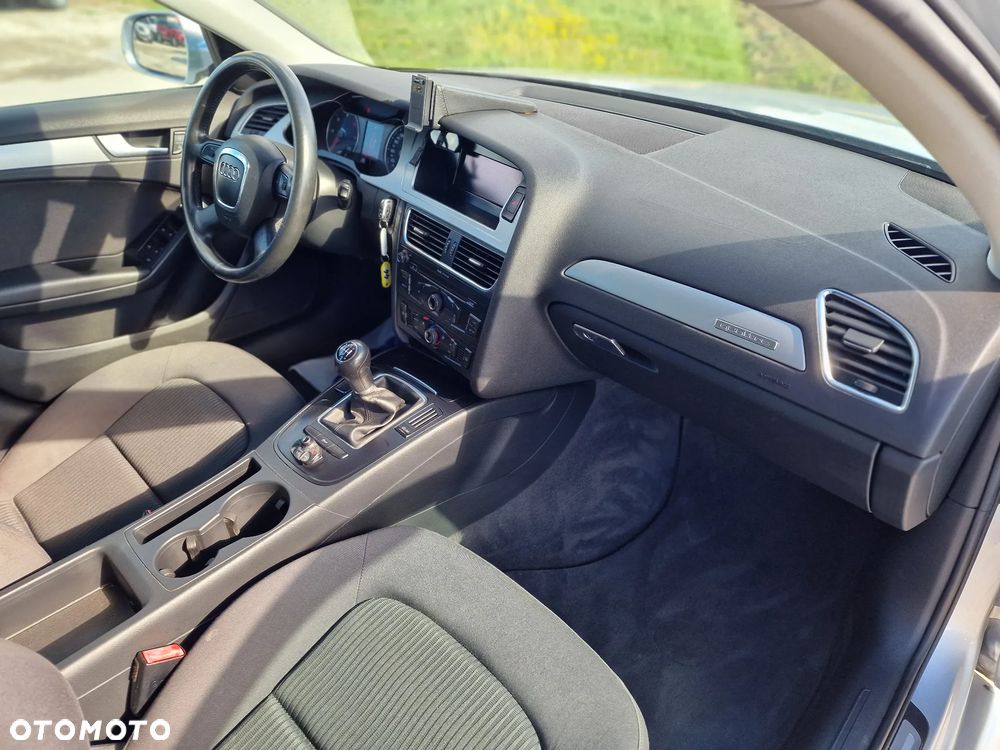 Audi A4 Avant 2.0 TDI DPF quattro - 28