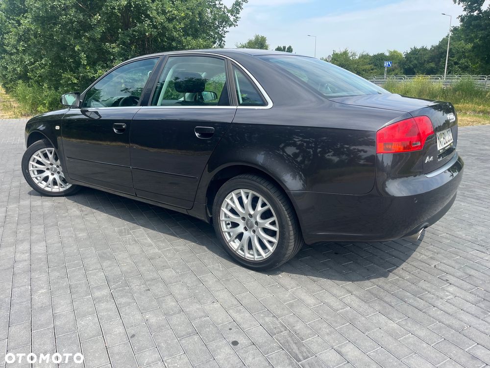 Audi A4 Limousine - 3