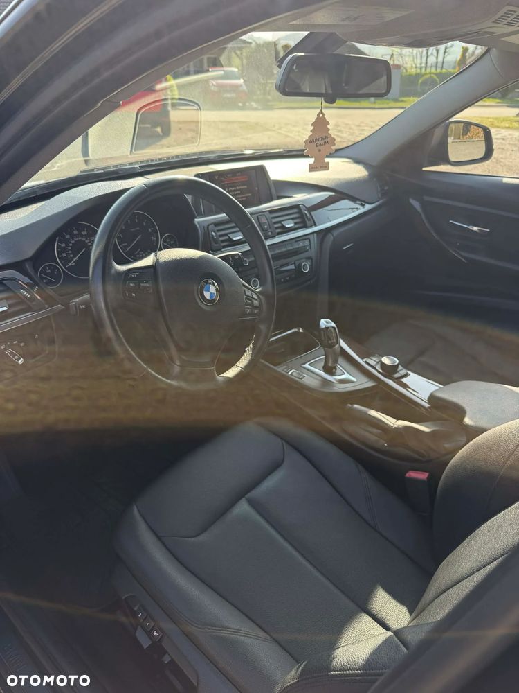 BMW Seria 3 320i xDrive - 7