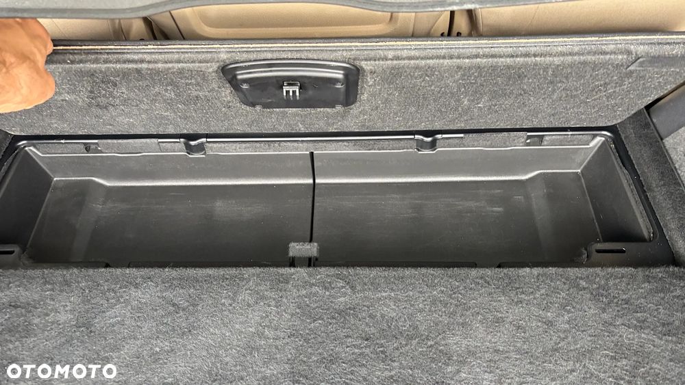 Volkswagen Touran 2.0 TDI DPF Comfortline - 38