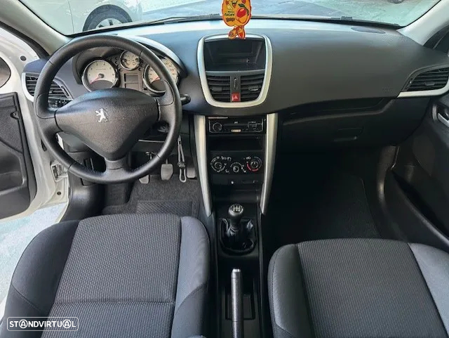 Peugeot 207 1.4 16V Trendy - 5