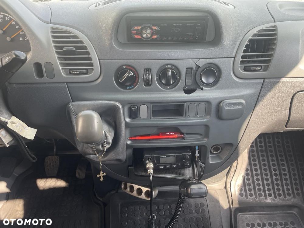 Mercedes-Benz Sprinter - 18