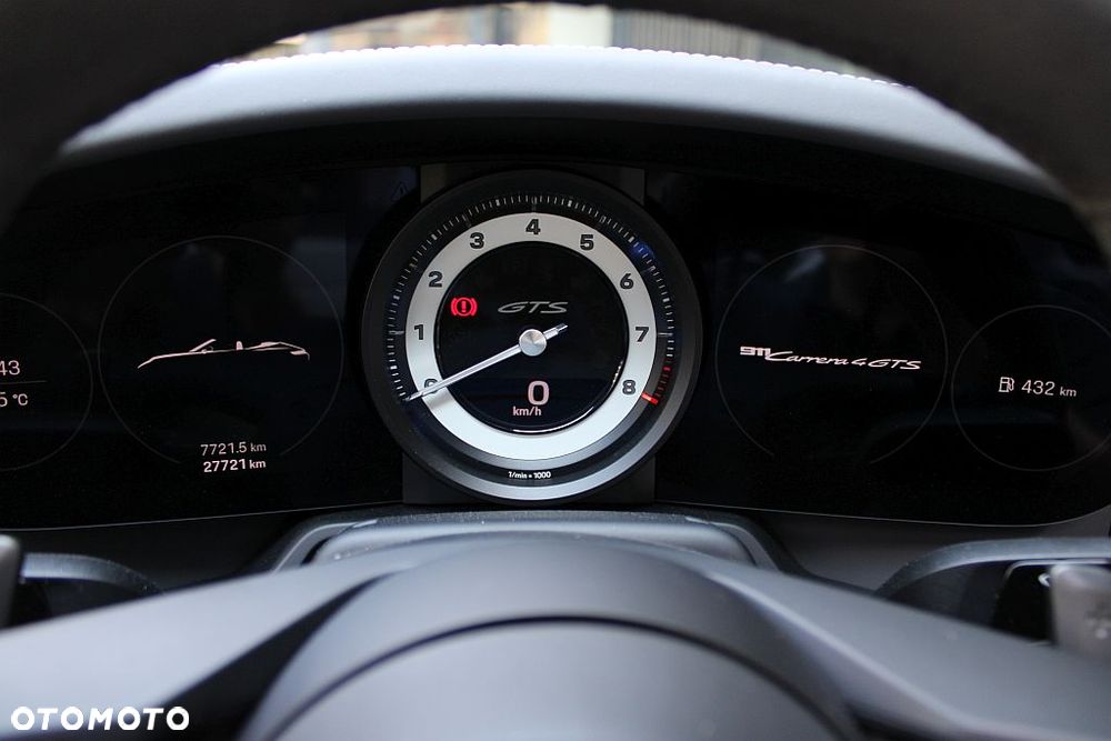 Porsche 911 Carrera 4 GTS - 22