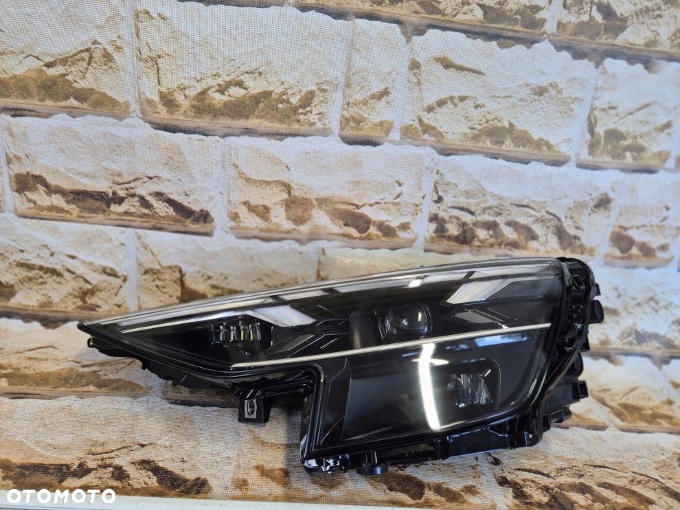 audi q8 24\'\' lift matrix led 4m8941039 lewa lampa europa - 1