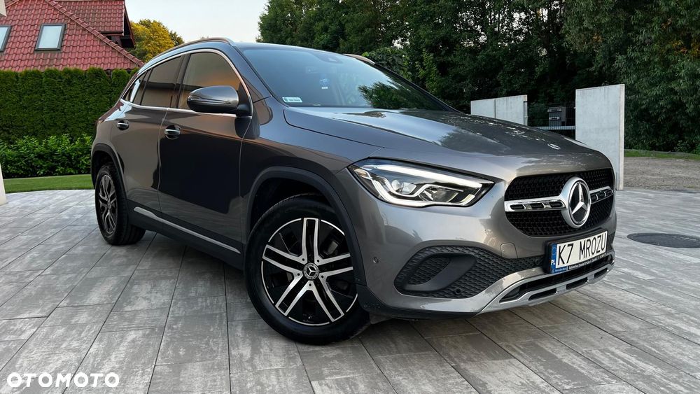 Mercedes-Benz GLA 200 - 4