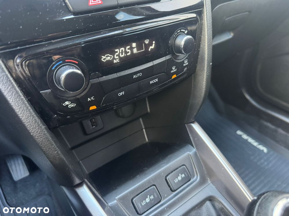 Suzuki Vitara 1.0 Boosterjet Premium 2WD - 10