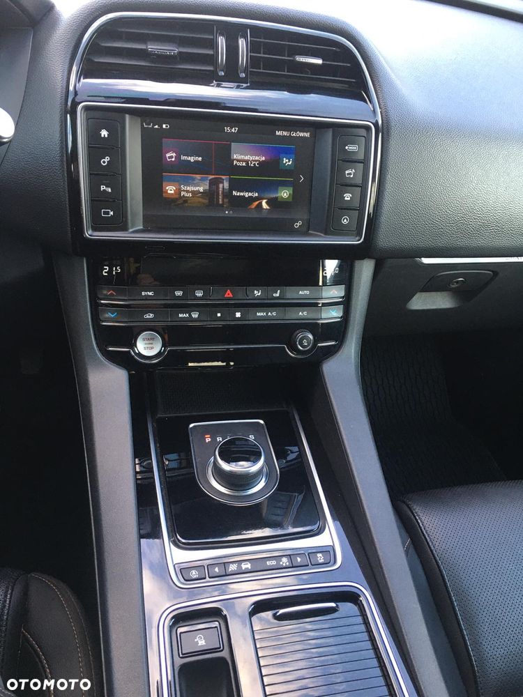 Jaguar F-Pace 25t AWD Prestige - 16