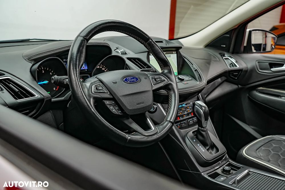 Ford Kuga 2.0 TDCi 4WD Powershift Vignale - 16