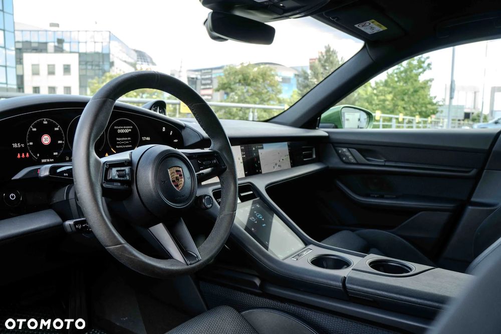 Porsche Taycan - 13