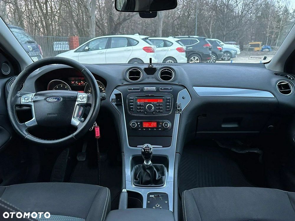 Ford Mondeo 1.6 T Ambiente - 13